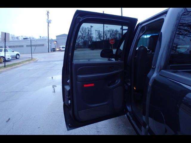 2005 GMC Sierra 1500 SLE 4dr Crew Cab SLE